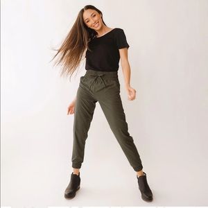 Albionfit destination joggers sz L heather green NWOT